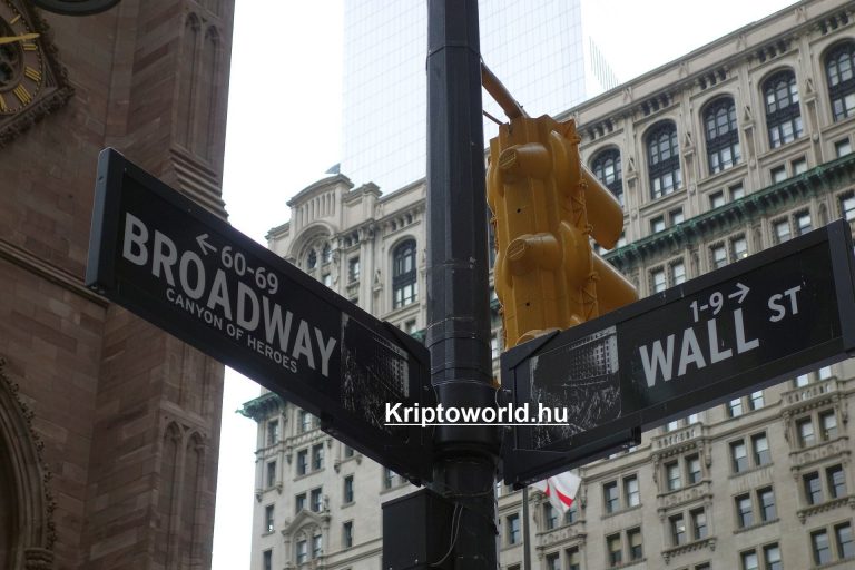 A Wall Street bukása eredményezheti a Bitcoin felvirágzását?