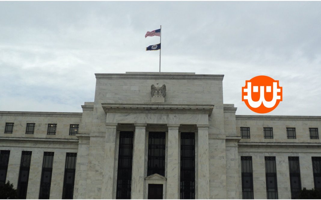 kripto Fed Federal Reserve épülete amerikai zászlóval