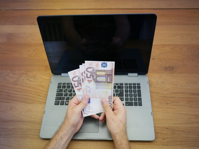 A jövő rejtelmei: Hogyan forradalmasítja a kriptovaluta az online fogadási iparágat?