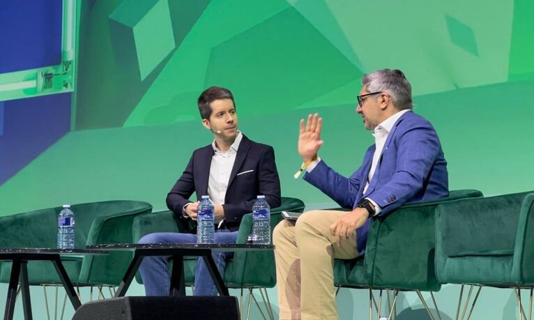 A Crypto.com vezetője Párizsban beszélt arról, mennyi intézmény lép be mostanában a bitcoin piacára