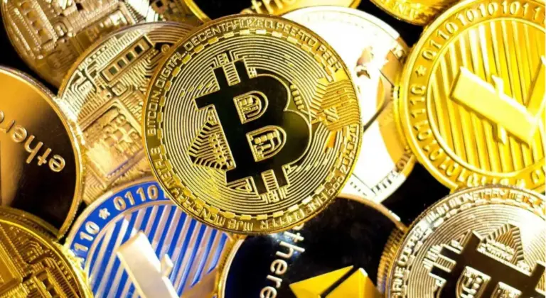 Itt az Uptober: 114 ezer dolláron a BTC, és izzanak az ICO-k