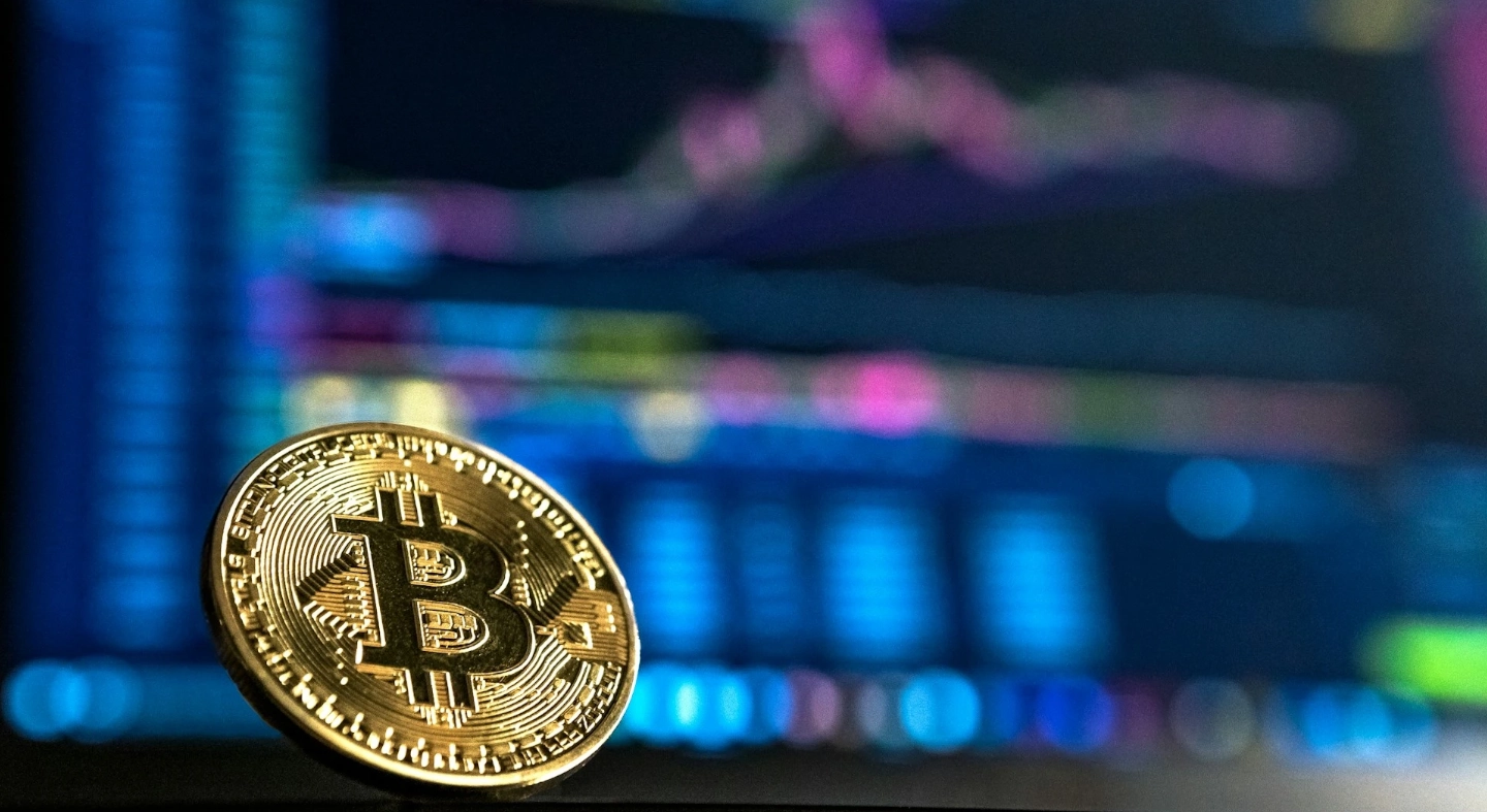 Újra 62.000 dollár felett a bitcoin: visszatértek a vevők a gyenge amerikai adatok után Újra 62.000 dollár felett a bitcoin: visszatértek a vevők a gyenge amerikai adatok után