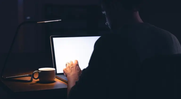 Rekord szintre nőttek a kriptós csalások – és ez többet mond a piacról, mint hinnéd