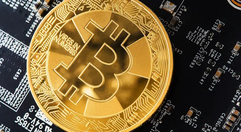 A bitcoin-bányászat következő csatája a szoftveren dől el?
