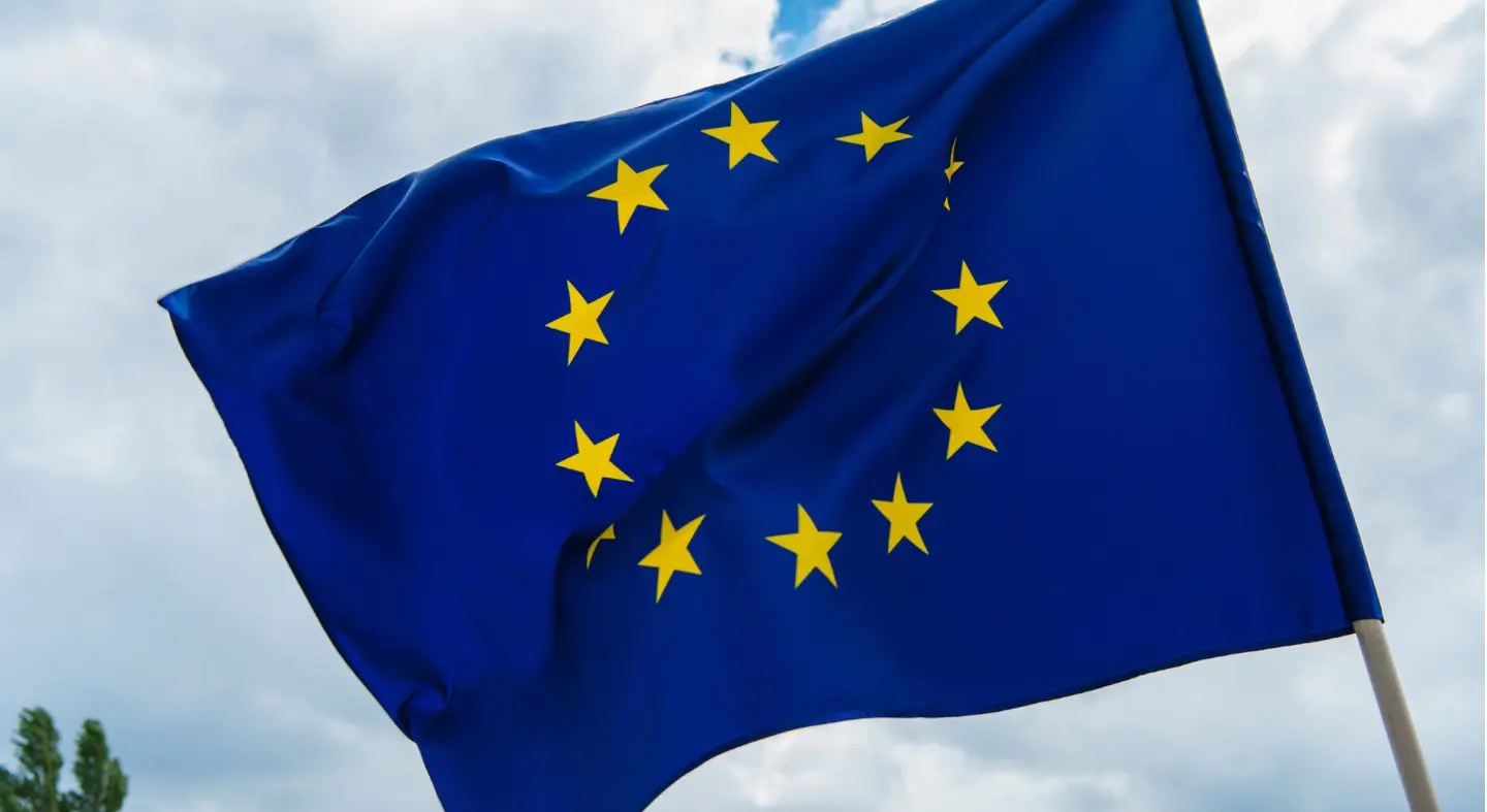 Készül az euróalapú stablecoin: 37 európai bank menne szembe a dollárdominanciával