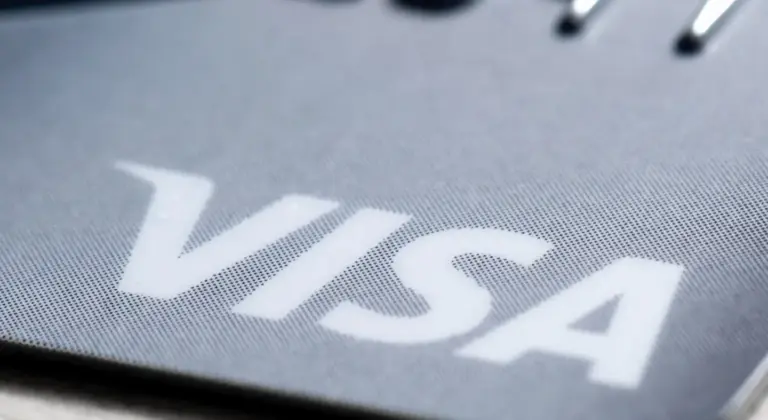 Solayer kártya érkezik: USDC-fizetés VISA hálózatán