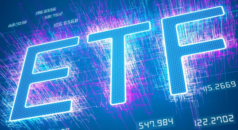 1,7 milliárd dollár folyt ki a Bitcoin és az Ethereum ETF-ekből, és az XRP meg a HYPE le is csapott rá