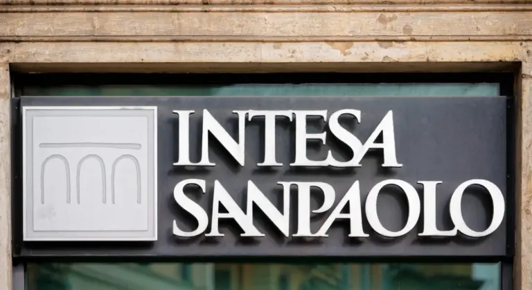 Átrendezi kriptobefektetéseit az Intesa Sanpaolo