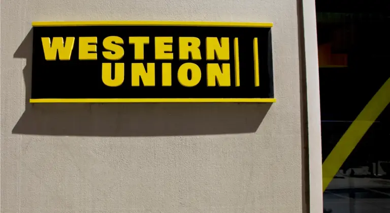 Kártyás stablecoin-fizetést vezet be a Western Union